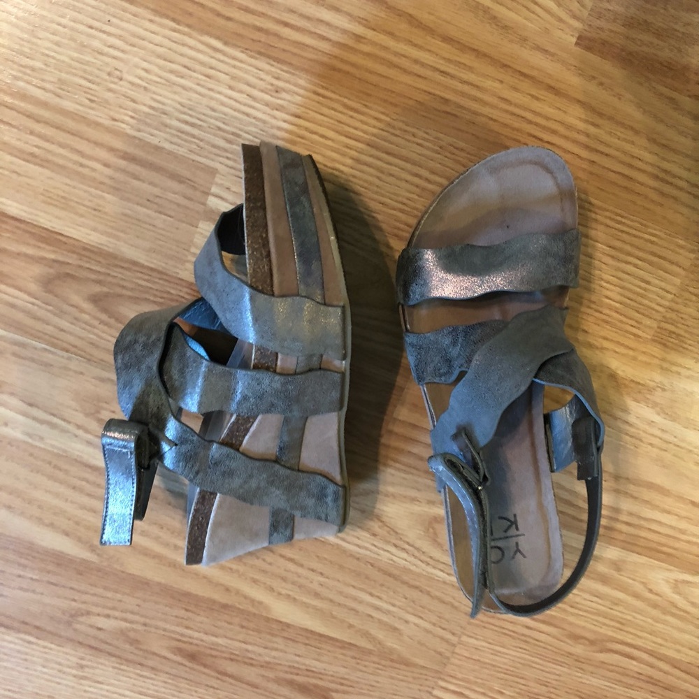 Yoki Wedges